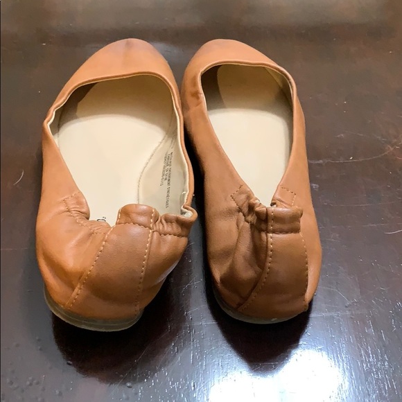 Mossimo Flats - Picture 3 of 5